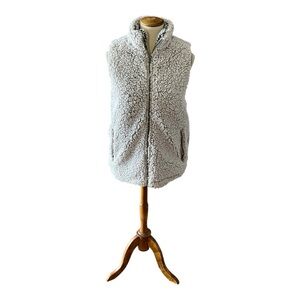 #008, Chelsea & Violet Cozy Sherpa Vest, size XL